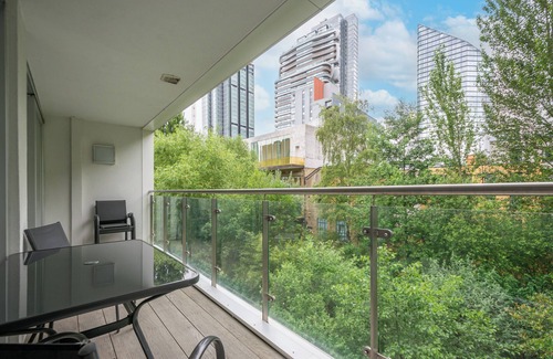 Hoxton West Apartment | Spacious 3 Bed Apartment in Angel