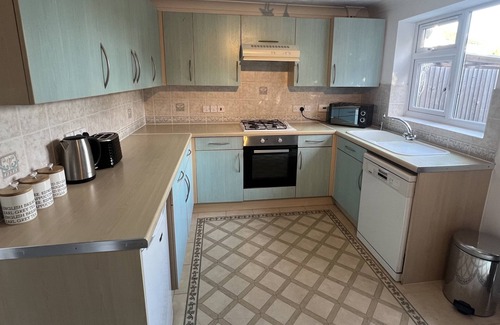 Eastleigh House | Spacious 3 Bed House in beautiful area of Hampshire