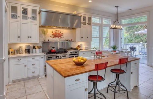 Daufuskie Island House | Spacious 3-bedroom house- walk to beach with WiFi on enchanting Daufuskie Island