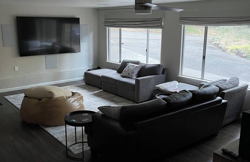 Apple Hill House | Spacious 3 bedroom House Among the Trees