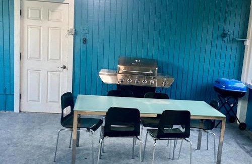 Charleston County House | Spacious 3 Bedroom , 1 Bath House Pet friendly