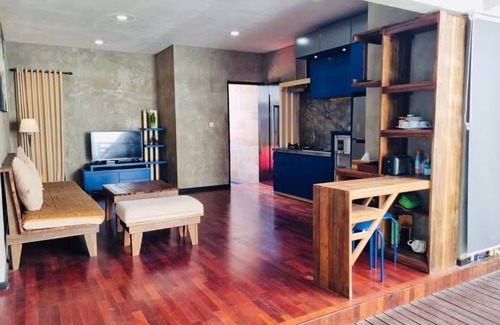 Imam Bonjol Apartment | Spacious 3-Bedroom House with Easy Access