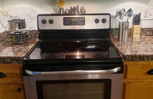 Thornton House | Spacious 3 BR Residential Home Near Downtown Denver & Boulder