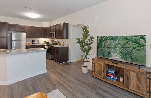 Goose Creek Apartment | Spacious 3 BR Resort Apt Great for Groups