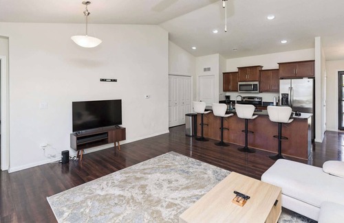 Berwick House | Spacious 3BR/2BA Getaway in Des Moines