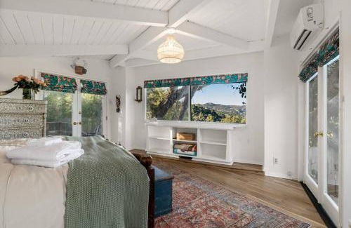 Fernwood House | Spacious 3BR 2BA House in Topanga with Nature Views and Modern Amenities