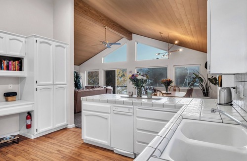 Tahoe Keys House | Spacious 3BR/3BA Ski Retreat Sleeps 10, Hot Tub, Garage, Tesla Charger, Pets ok