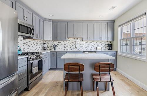 Ventnor City Apartment | Spacious 3BR Condo Near Ventnor Beach