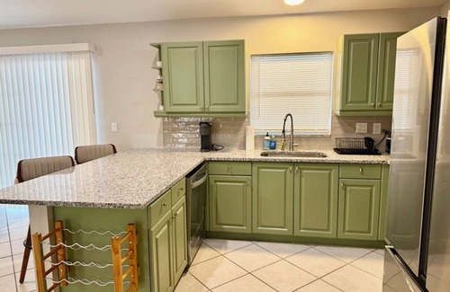 Lake Sarasota House | Spacious 3BR Home in Prime Location – Private Heated Pool & Hot Tub