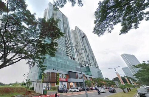 Tangerang Apartment | Spacious 3Br With Extra Room At Hillcrest House Apartment