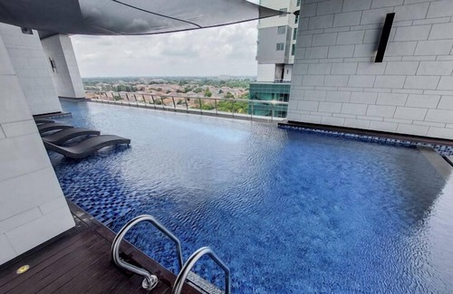 Tangerang Apartment | Spacious 3Br With Extra Room At Hillcrest House Apartment