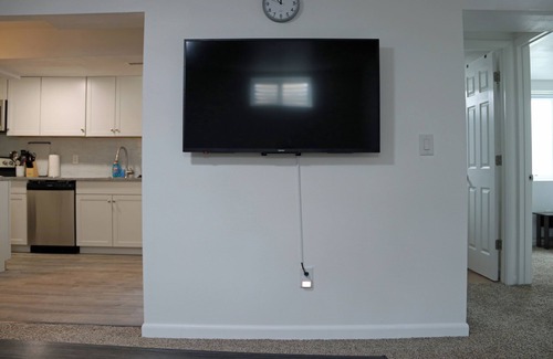 South Westminster Apartment | Spacious 3BR With Full Kitchen Near Denver/Boulder