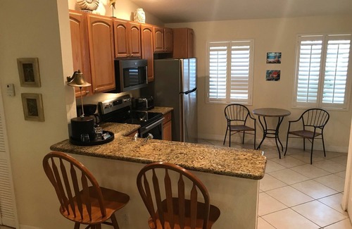 Rock Harbor House | SPACIOUS 4/3.5 VILLA! INDOOR/OUTDOOR PICKLEBALL - SPEAKEASY - OCEANFRONT RESORT!