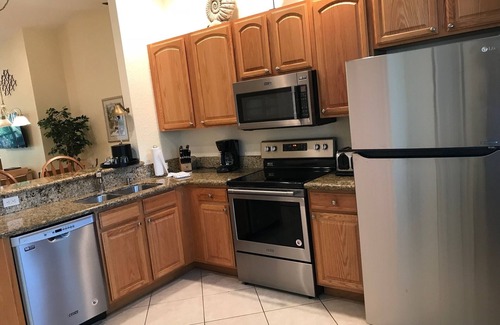 Rock Harbor House | SPACIOUS 4/3.5 VILLA! INDOOR/OUTDOOR PICKLEBALL - SPEAKEASY - OCEANFRONT RESORT!