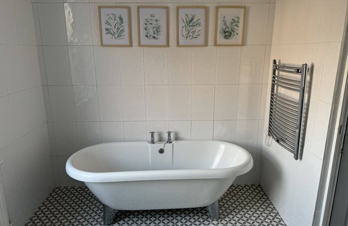 Preston House | Spacious 4 Bed Home En-suite