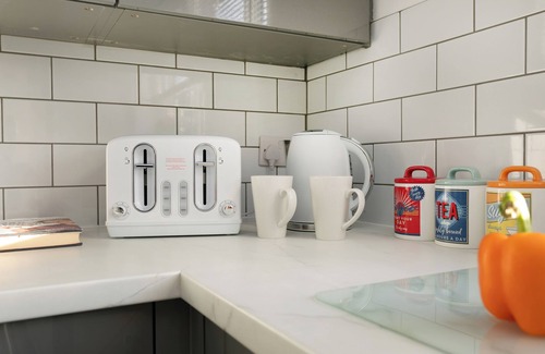 Lincoln House | Spacious 4 Bed House for Contractors – Parking Wi-Fi Lincoln