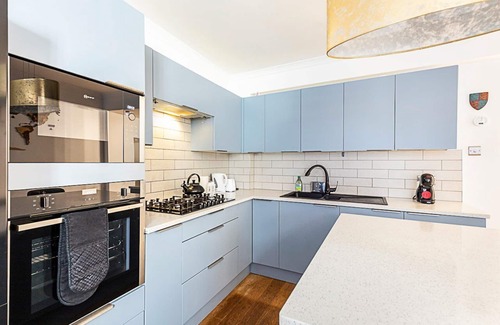 Aldgate House | Spacious 4-Bed House near Liverpool St