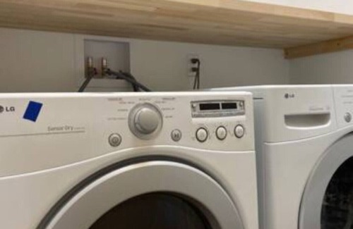 Waukegan House | Spacious 4 Bed Retreat W/back Porch and large Primary, Near Navy Base!