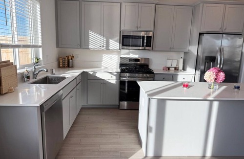 Rancho Cordova House | Spacious 4-bedroom house with WiFi, AC in charming Rancho Cordova