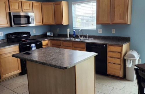 Whitestown House | Spacious 4-bedroom house in Whitestown