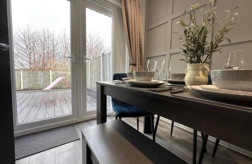 Liverpool House | Spacious 4 bedroom house