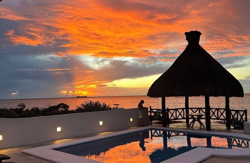 Progreso Municipality House | Spacious 4-bedroom house in delightful Progreso with WiFi AC …the best views in