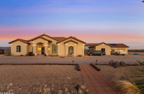 Sierra Vista Southeast House | Spacious 4-bedroom house in lovely Hereford with AC, WiFi