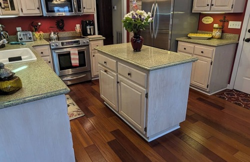 Conway House | Spacious 4-bedroom house with Hot Tub in charming Conway