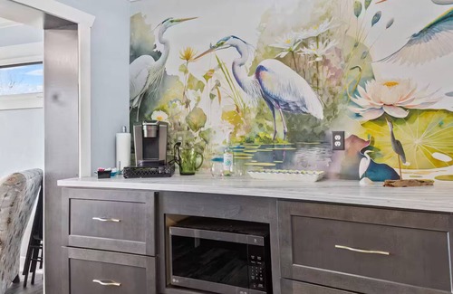 Green Bay House | Spacious 4-bedroom lakefront house - Comfortably sleeps 12 - 15 mins. To Lambeau