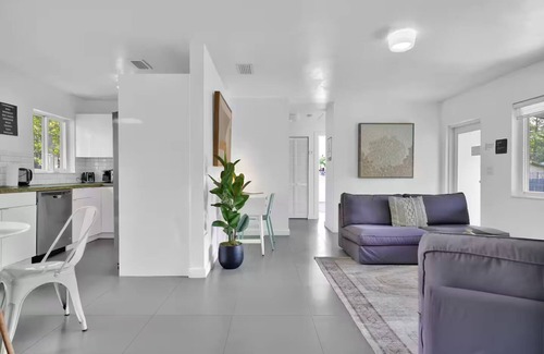 Buena Vista House | Spacious 4 Bedroom Pool-HotTub-MiniGolf-BBQ