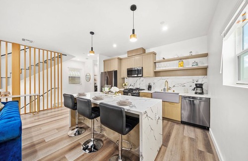 Rampart Village House | Spacious 4-bedroom 4-baths house in Los Angeles with gated Parking