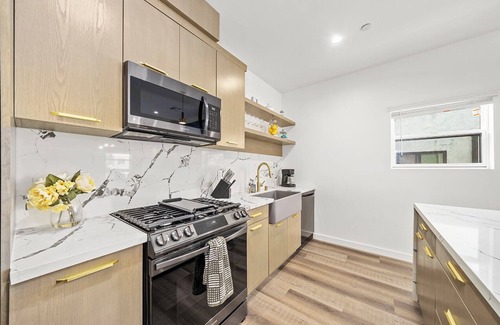 Rampart Village House | Spacious 4-bedroom 4-baths house in Los Angeles with gated Parking