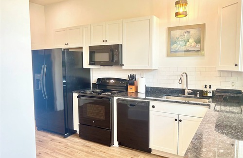 Clanton House | Spacious 4BR Downtown Clanton Retreat Walk to Shops & Dining, Sleeps 12