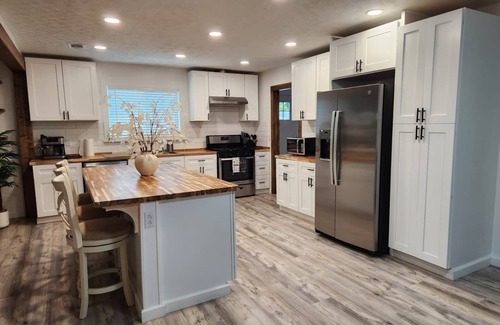 Columbus House | Spacious 4BR Home, Screened Porch, Fenced Yard, Pet-Friendly, 7 Min to Benning