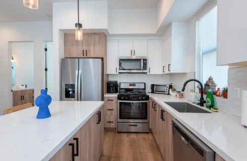 Elysian Heights Apartment | Spacious 4BR House in Prime Echo Park Location