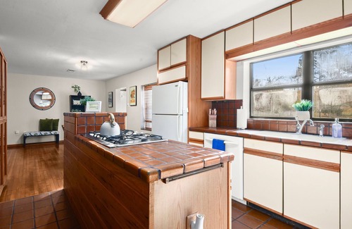 Mid City South House | Spacious 4K Beds in Town Center | Fenced Yard!