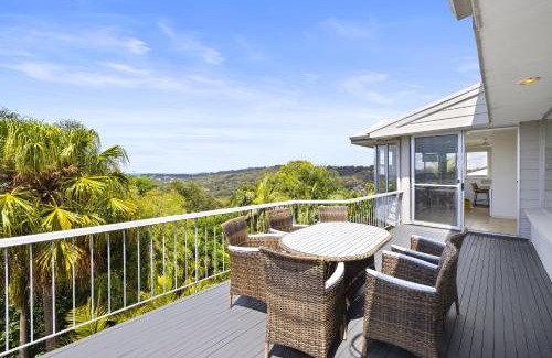 Whale Beach House | Spacious 5-Bed Beach House with Ocean View