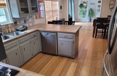 Grovetown House | Spacious 5-bedroom house sleeps 11 in Martinez with WiFi, fitness room,pool,spa