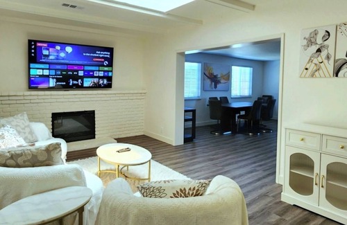 Berryessa House | Spacious 5-bedroom house with WiFi and AC in beautiful San Jose