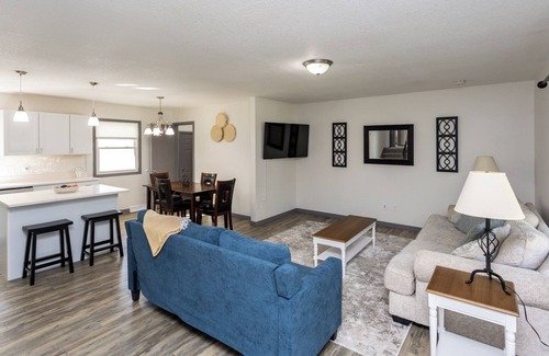 Ankeny House | Spacious 5-bedroom house with WiFi and AC in Ankeny Iowa.