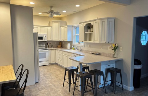 Sioux Center House | Spacious 5-bedroom Sioux Center house that's a short walk from Dordt