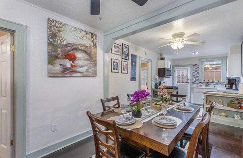 East Memphis House | Spacious 5 BR/3 Bath Midtown Home - Near Zoo and Liberty Bowl