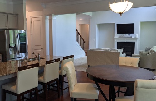 Covington House | Spacious 5BR 4BA Retreat: The Best Kept Secret in Covington