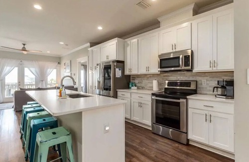 Dauphin Island House | Spacious 6-bedroom waterfront house in Dauphin Island with short walk to beach