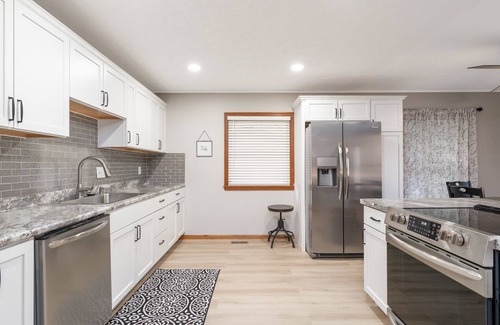 Lafayette House | Spacious 6 Bedroom House Minutes from Purdue