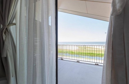 Workum Apartment | Spacious 6-person apartment with sauna, bathtub, and IJsselmeer view. Perfect for families or friends by the water.