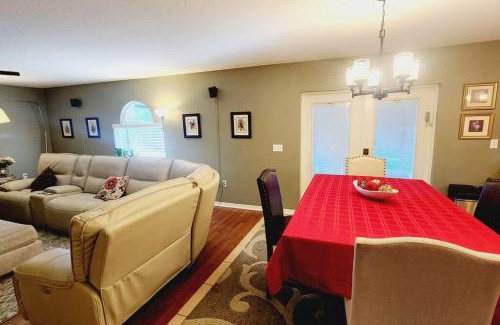 Ocala House | Spacious 6BR Pool Home in Ocala