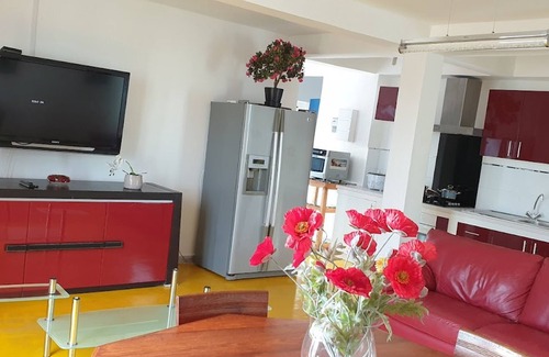 Mahahanga Tanana Apartment | Spacious, air-conditioned apartment with sea view