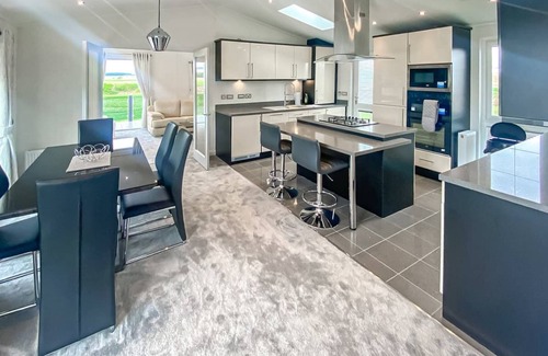 Laurencekirk House | Spacious and comfortable holiday home featuring your own private hot tub.