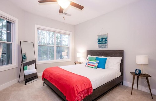 Morrisville Apartment | Spacious and Comfy 1BR Gym and Balcony